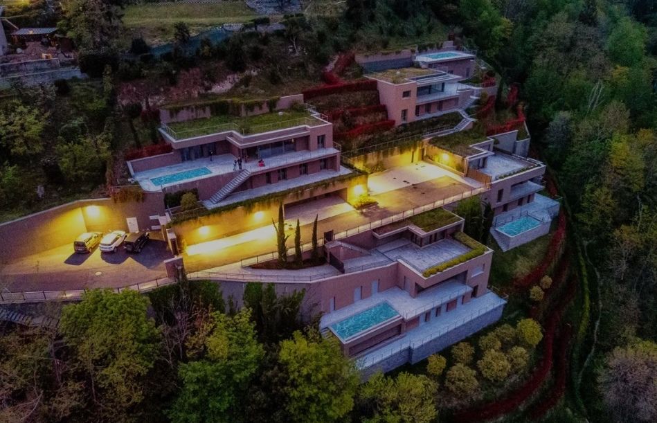 Villa in Cernobbio, Italien, 350 m² - Foto 1