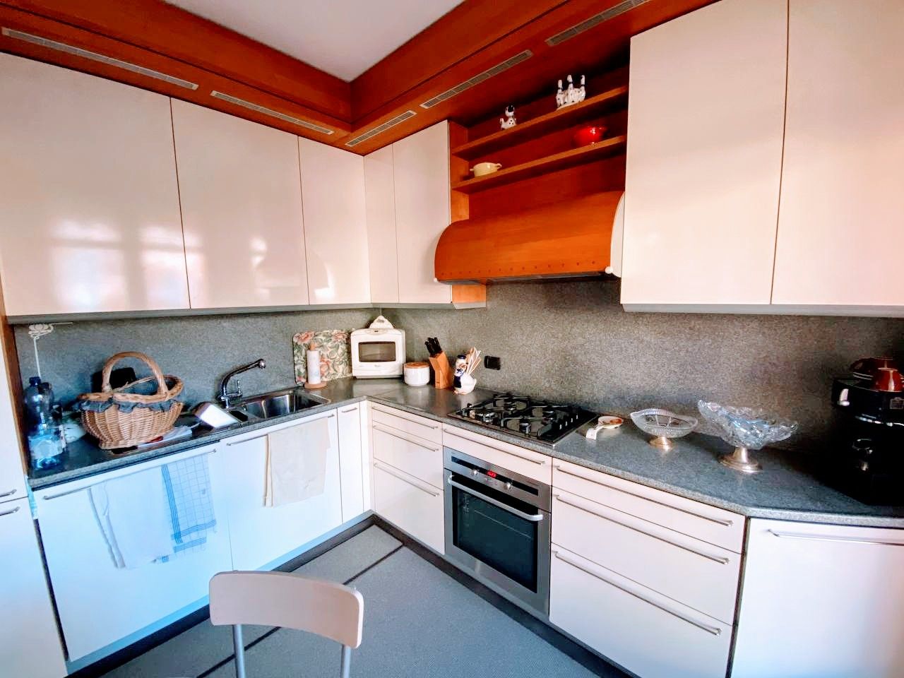 Villa à Porlezza, Italie, 300 m² - image 8