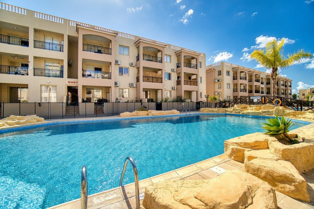 Apartment in Paphos, Cyprus, 71 m² - picture 1