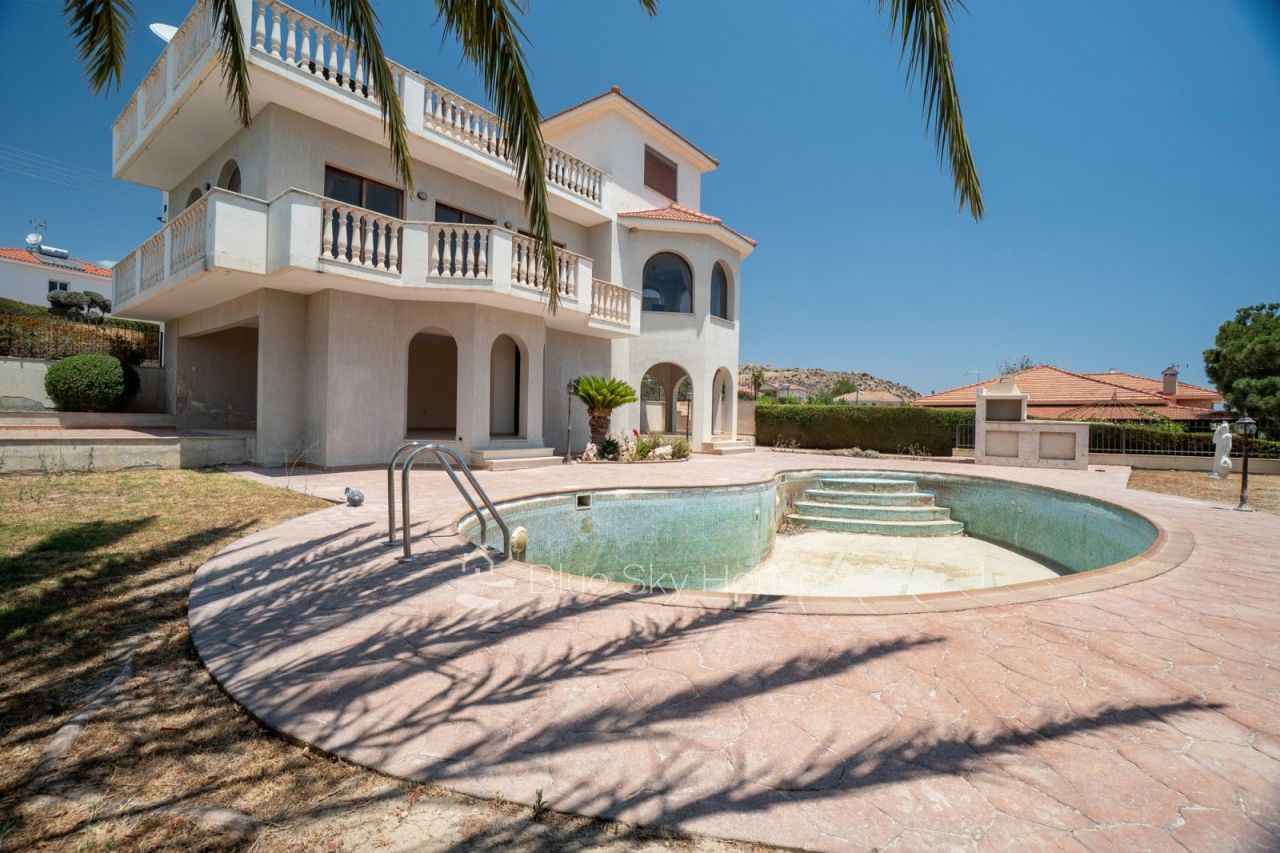 Villa en Limasol, Chipre, 300 m² - imagen 1