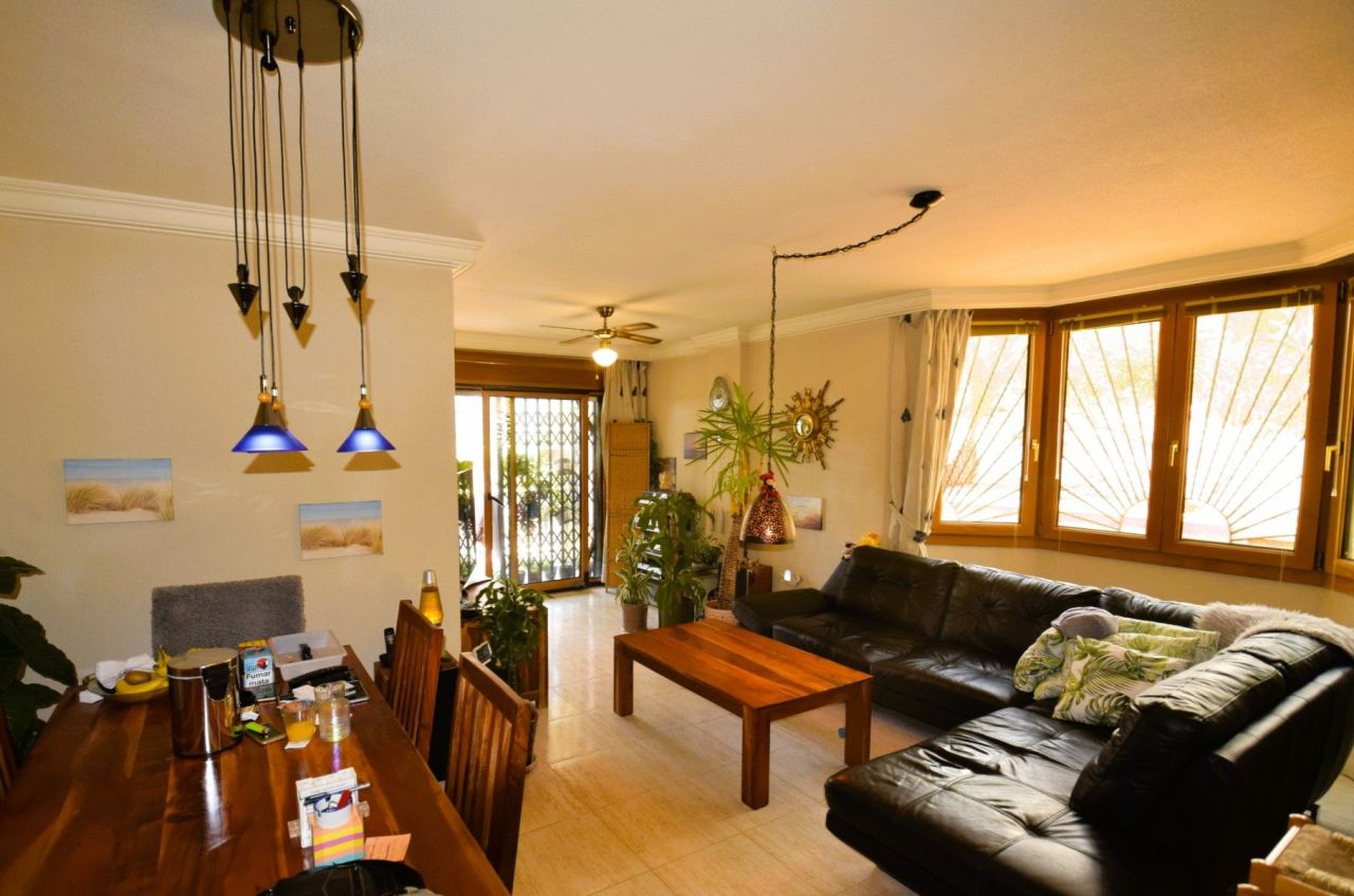 Appartement à Guardamar del Segura, Espagne, 83 m² - image 1