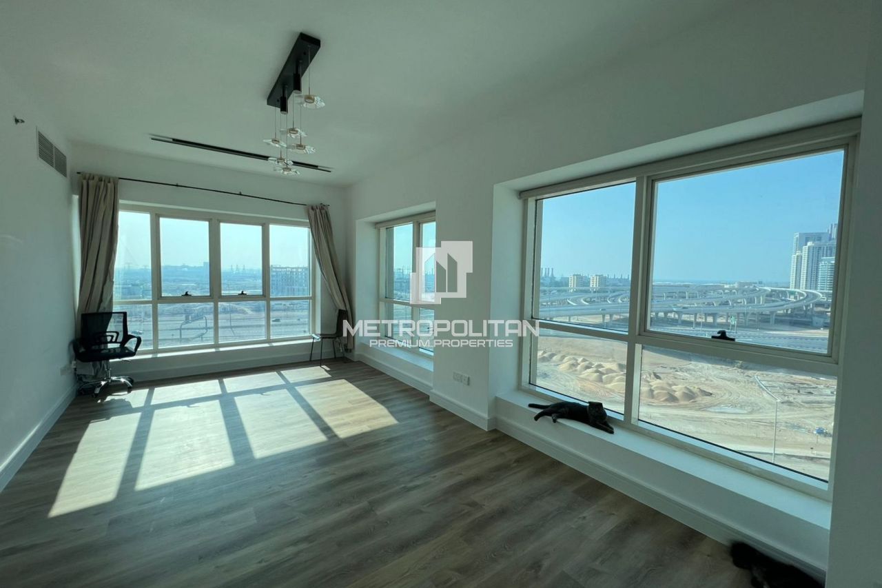 Apartment in Dubai, UAE, 91 m² - picture 1