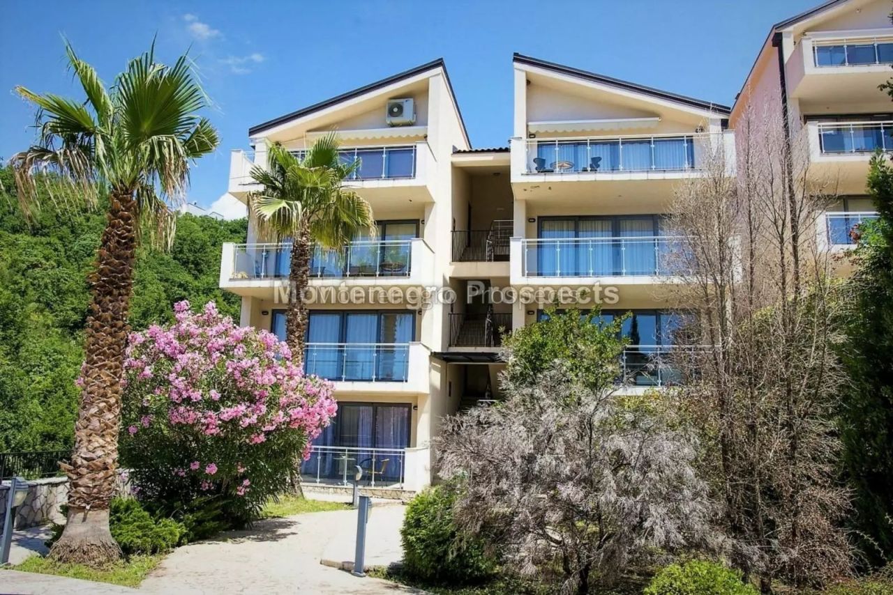 Apartment in Przno, Montenegro, 83 m² - picture 2