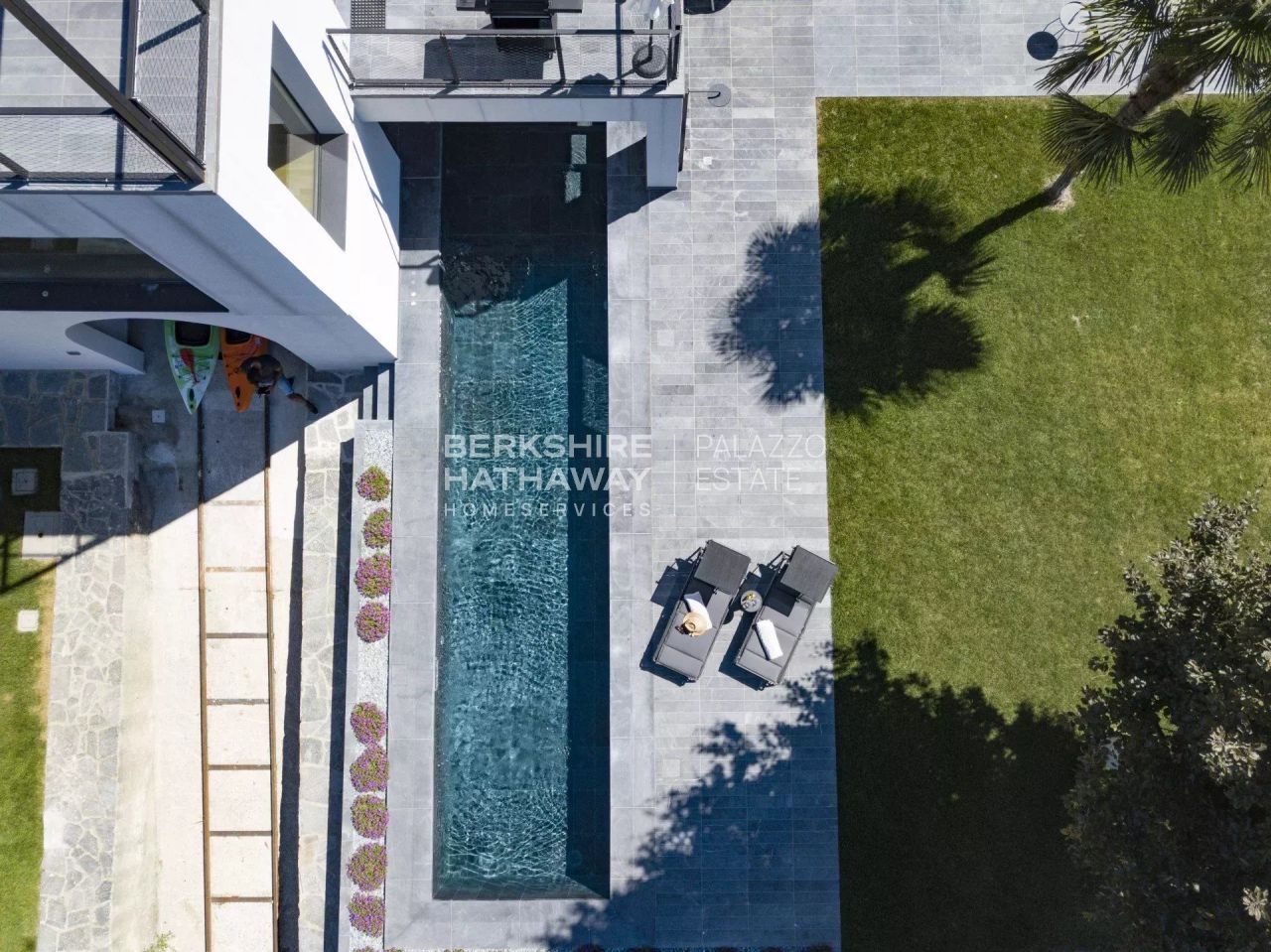 Villa à Angera, Italie, 750 m² - image 3