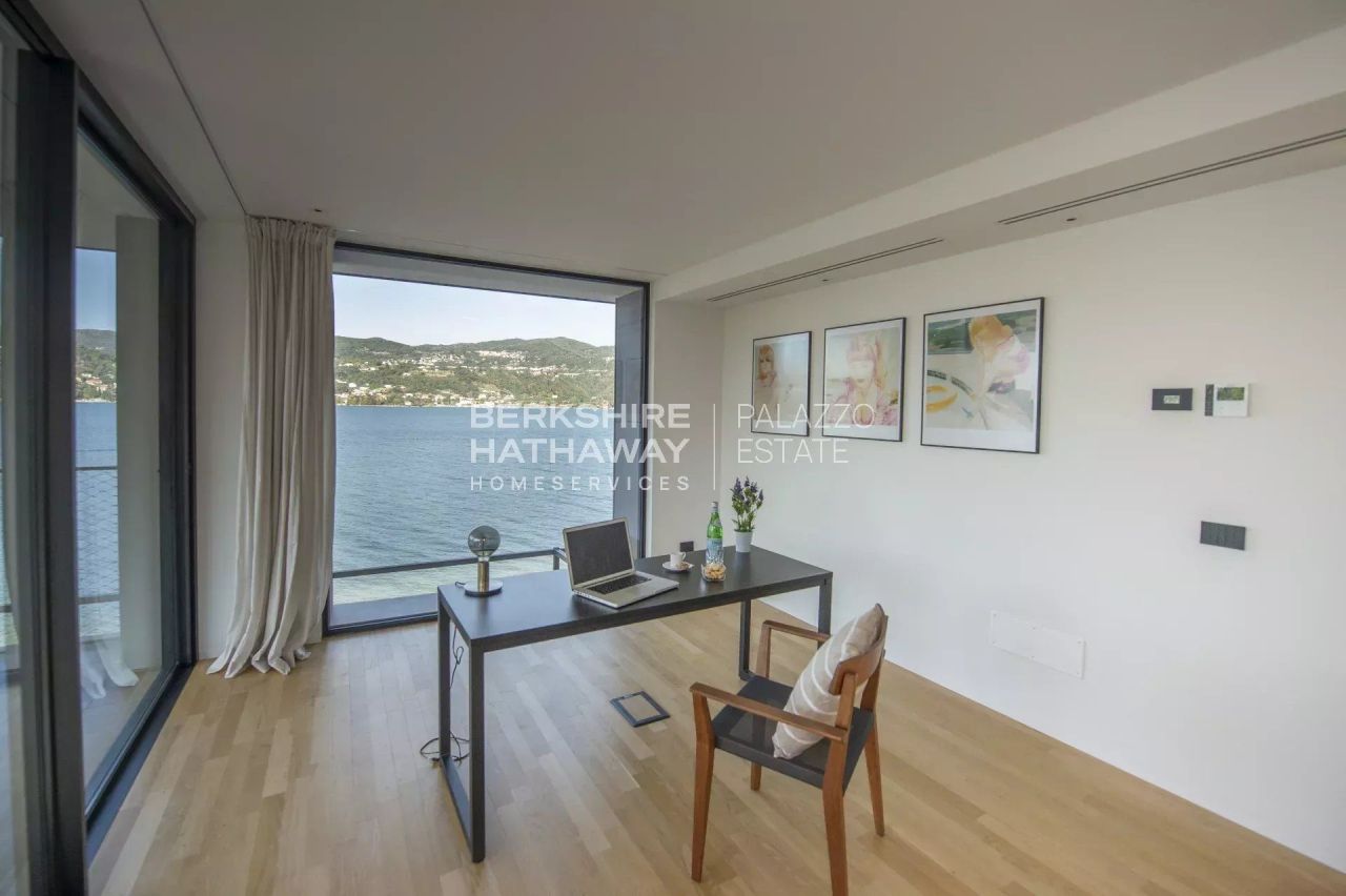 Villa à Angera, Italie, 750 m² - image 18