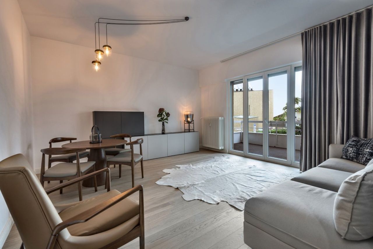 Wohnung in Campione d'Italia, Italien, 77 m² - Foto 1