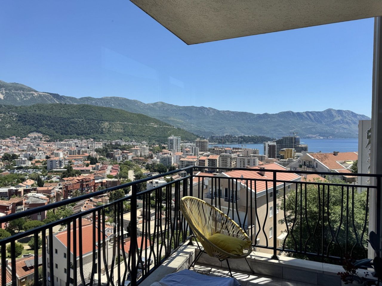 Wohnung in Budva, Montenegro, 75 m² - Foto 1
