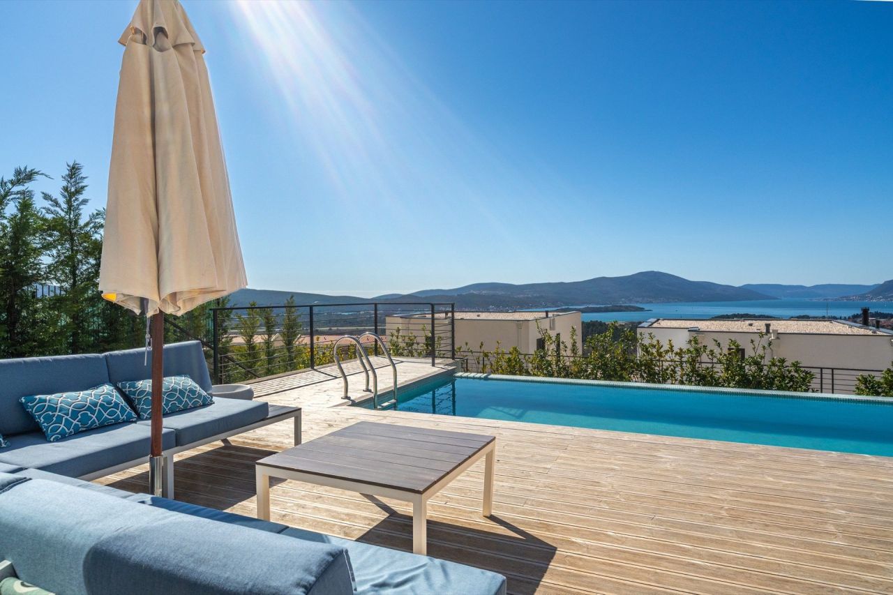 Villa in Kotor, Montenegro, 180 m² - Foto 1