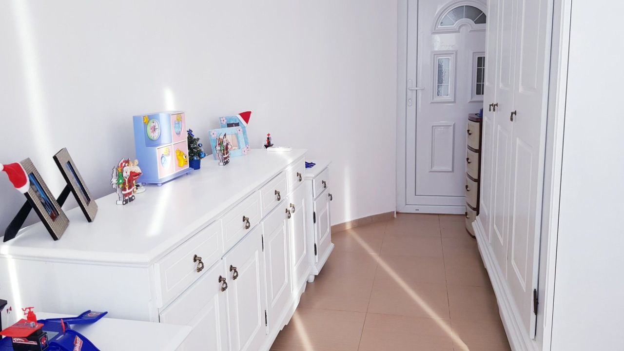 Appartamento a Dobra Voda, Montenegro, 104 m² - foto 11