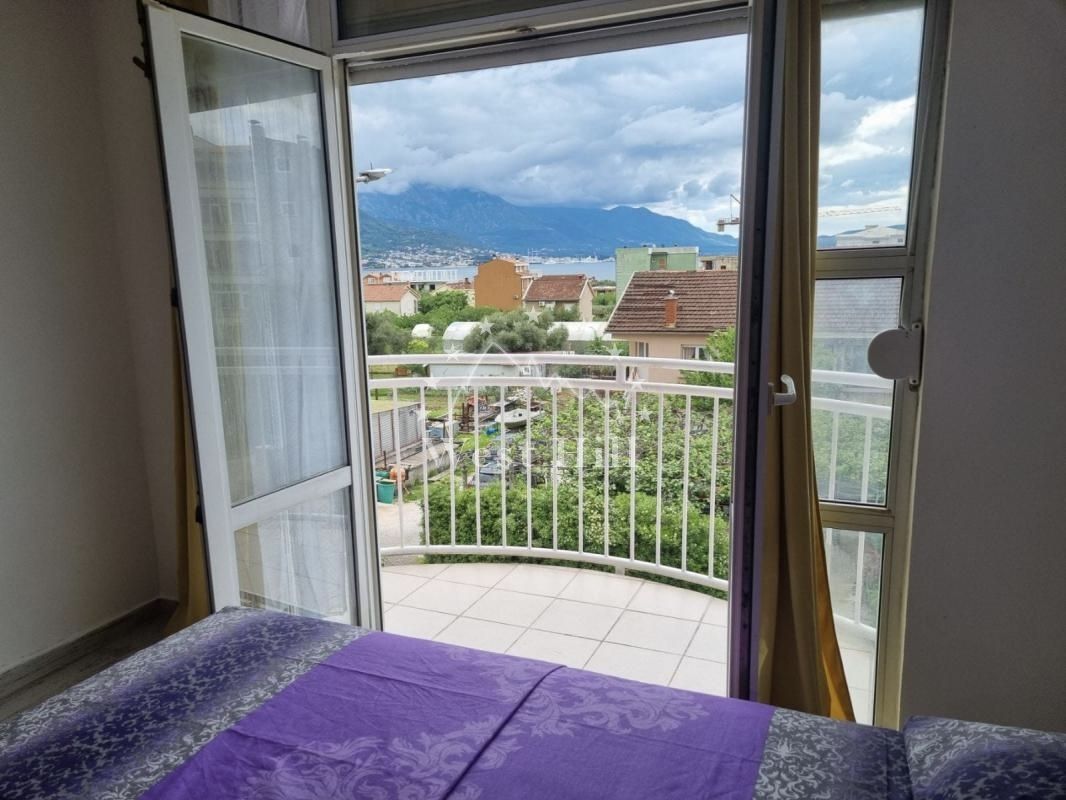 Apartment in Bijela, Montenegro, 33 m² - picture 1