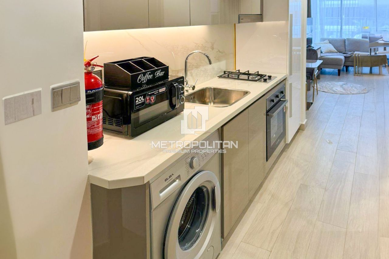 Apartment in Dubai, UAE, 35 m² - picture 1