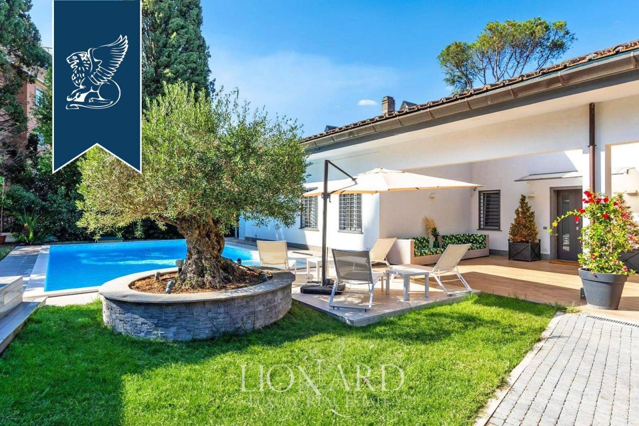 Villa in Rome, Italy, 1 000 m² - picture 1