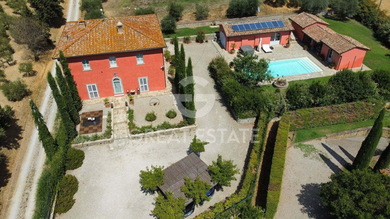 Villa en Cortona, Italia, 344.35 m² - imagen 1