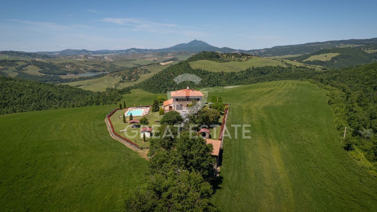 House in Viterbo, Italy, 373.45 m² - picture 3
