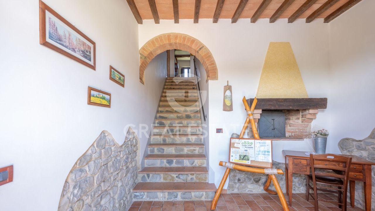 House in Viterbo, Italy, 373.45 m² - picture 10