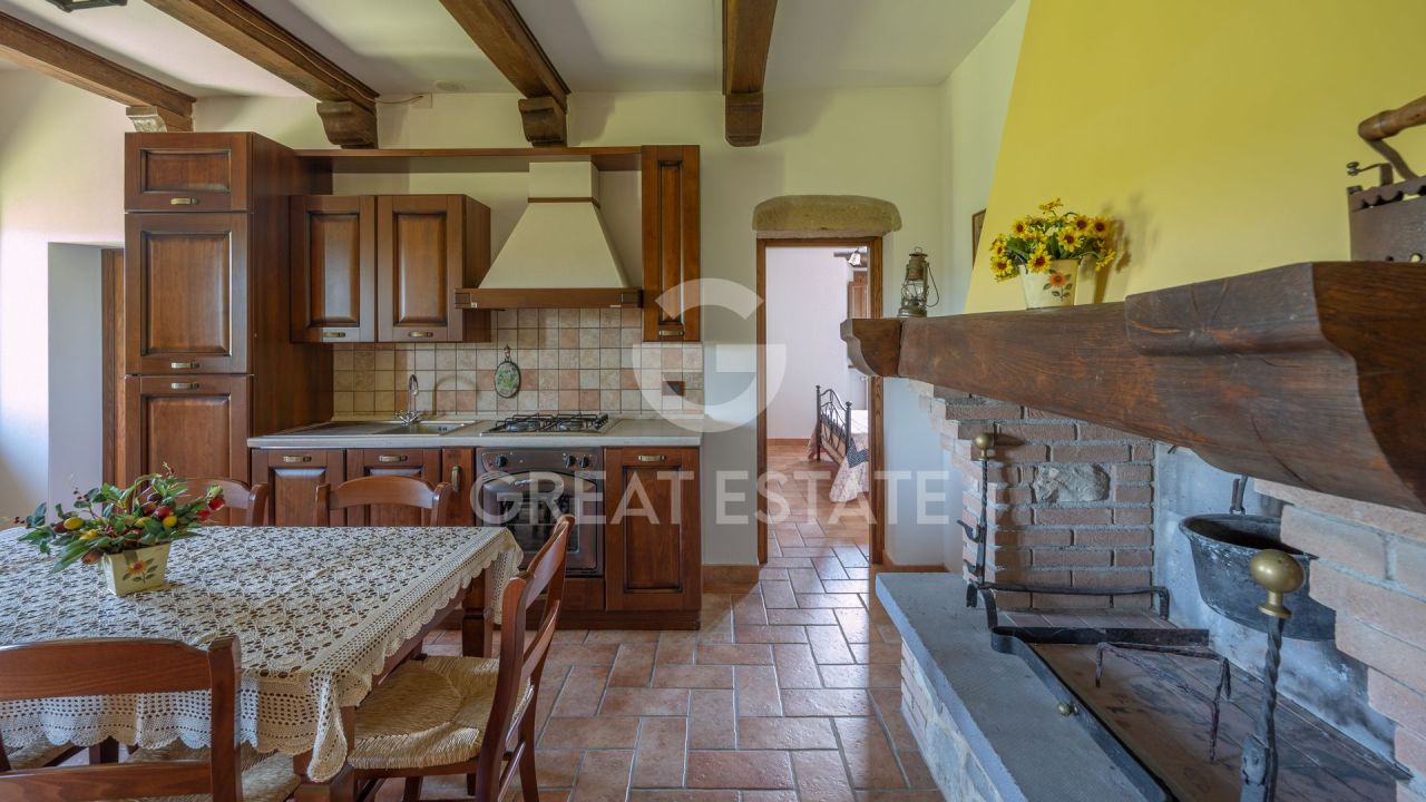 House in Viterbo, Italy, 373.45 m² - picture 11