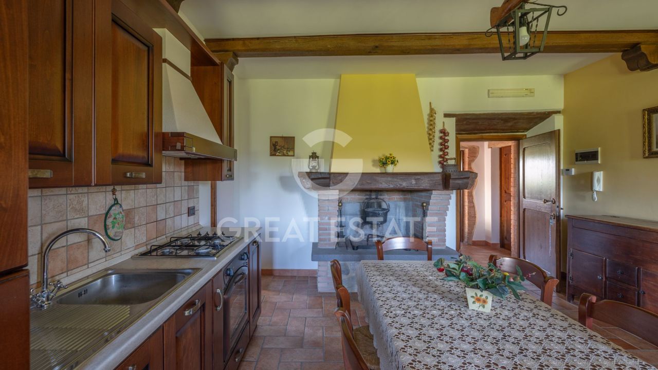 House in Viterbo, Italy, 373.45 m² - picture 13