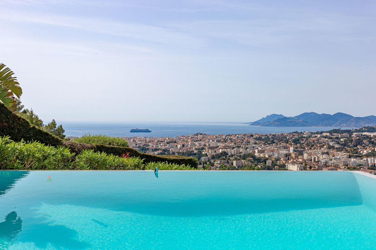 Villa en Cannes, Francia, 400 m² - imagen 1