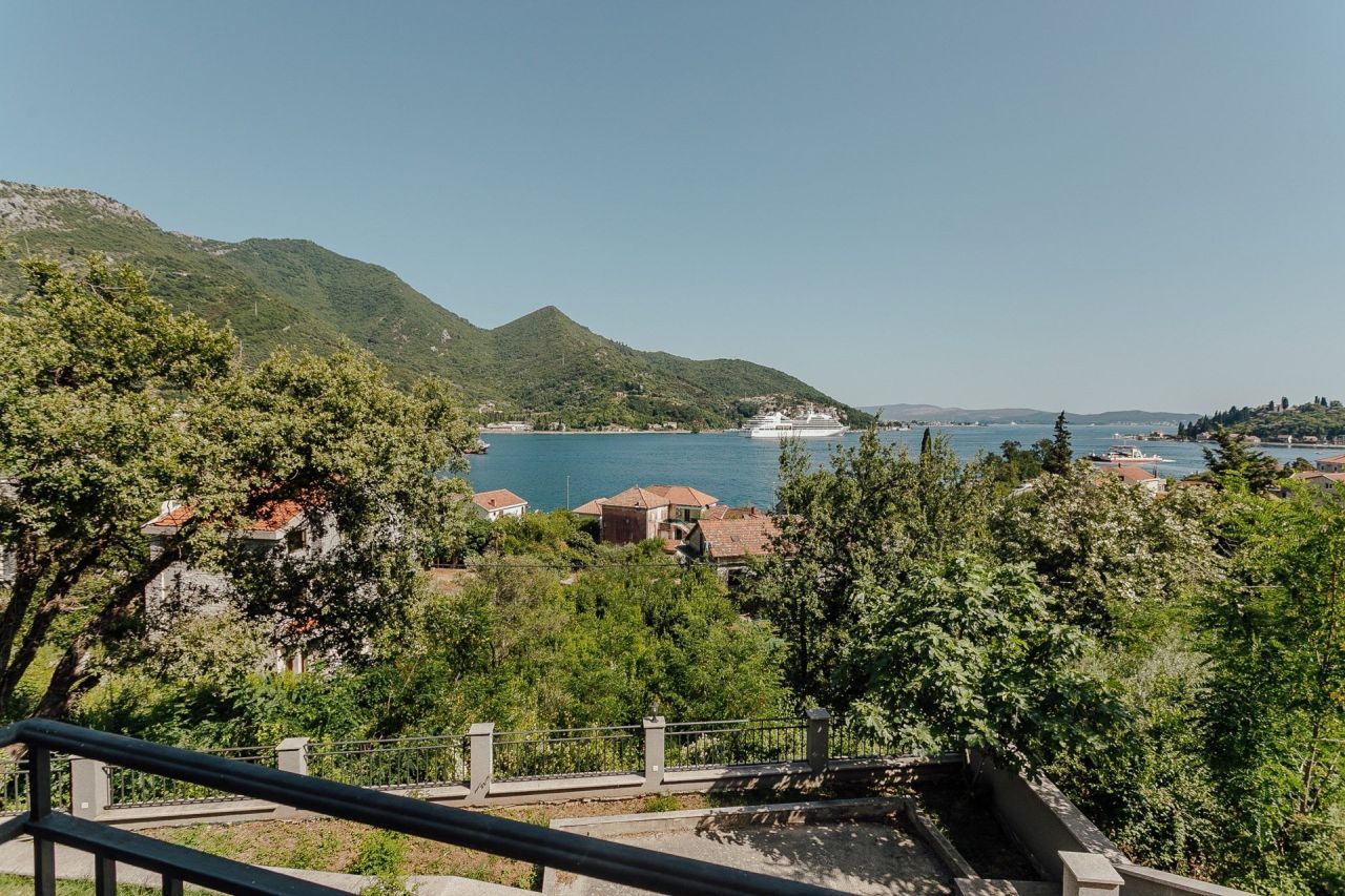 Piso en Kamenari, Montenegro, 96 m² - imagen 10