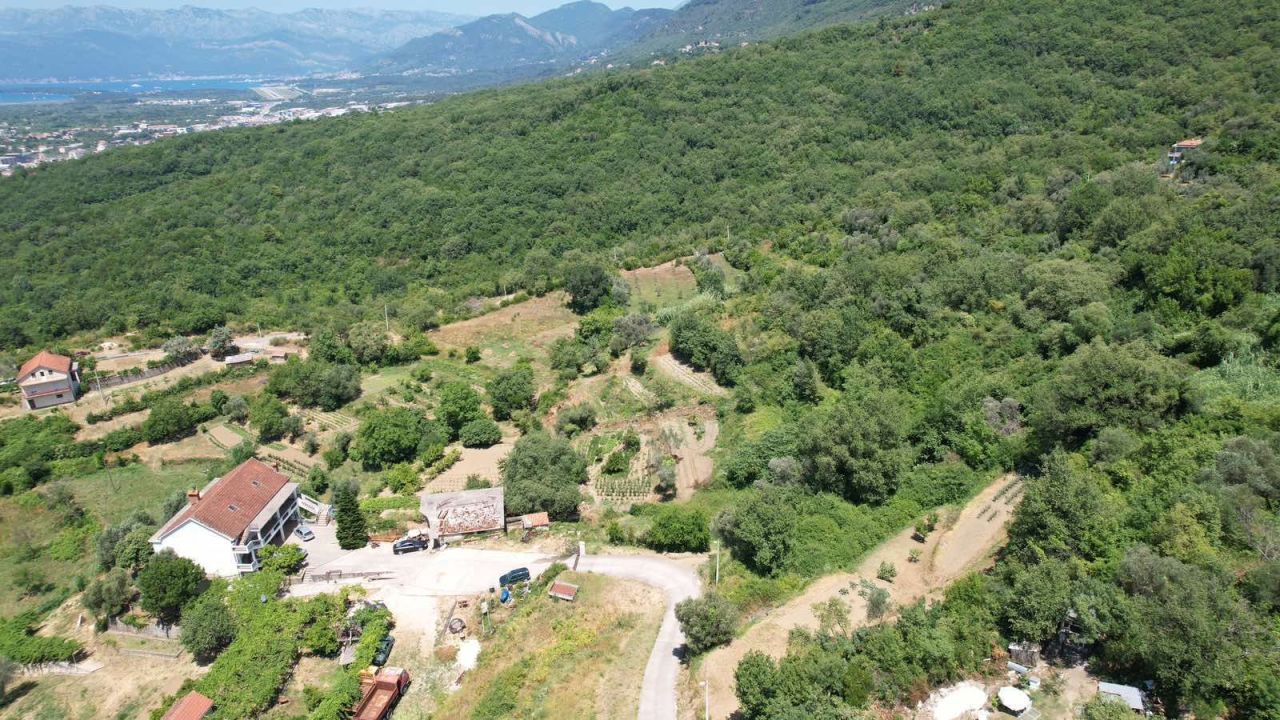 Terreno en Radanovici, Montenegro, 3 000 m² - imagen 1