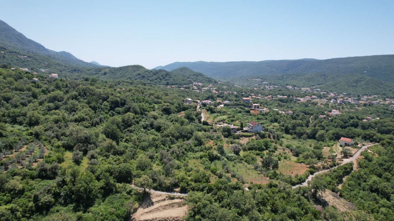 Land in Radanovici, Montenegro, 3 000 m² - picture 9