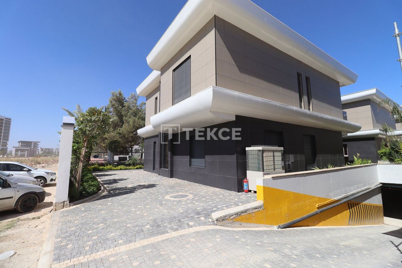 Villa in Antalya, Türkei, 343 m² - Foto 1