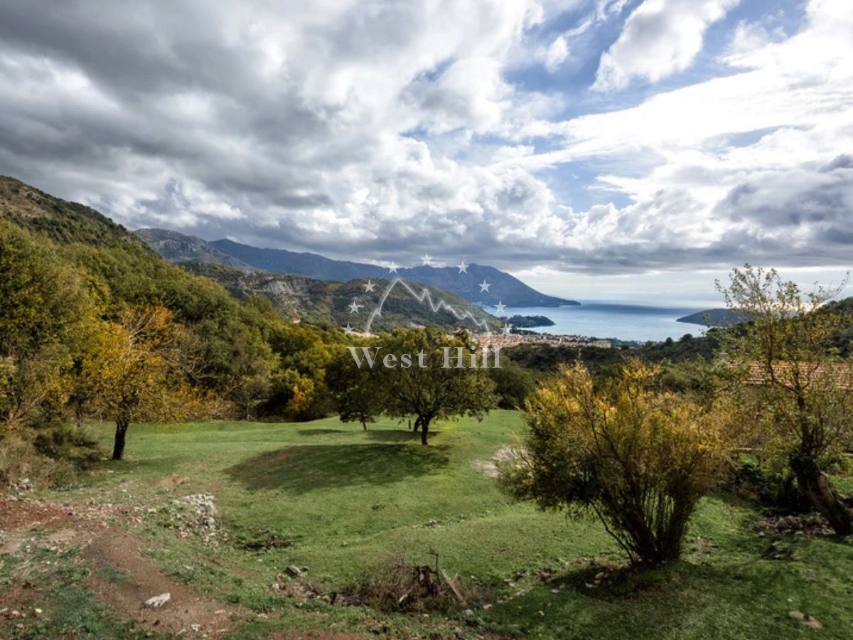 Terrain à Budva, Monténégro, 41 415 m² - image 1