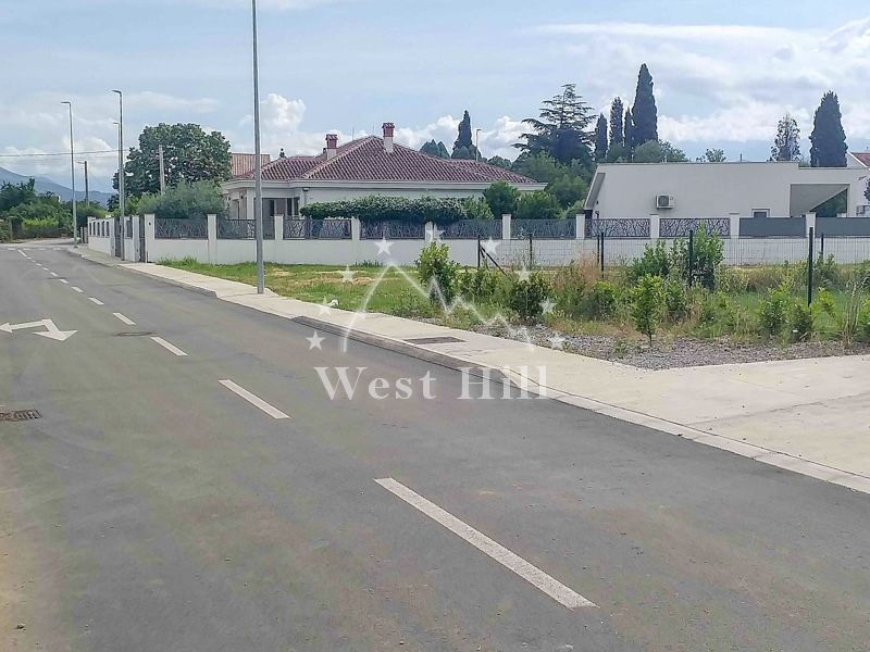 Terrain à Podgorica, Monténégro, 4 500 m² - image 1