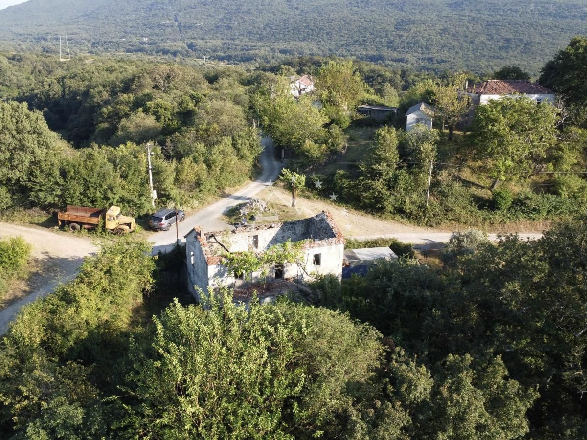 Terrain à Utjeha, Monténégro, 1 092 m² - image 1