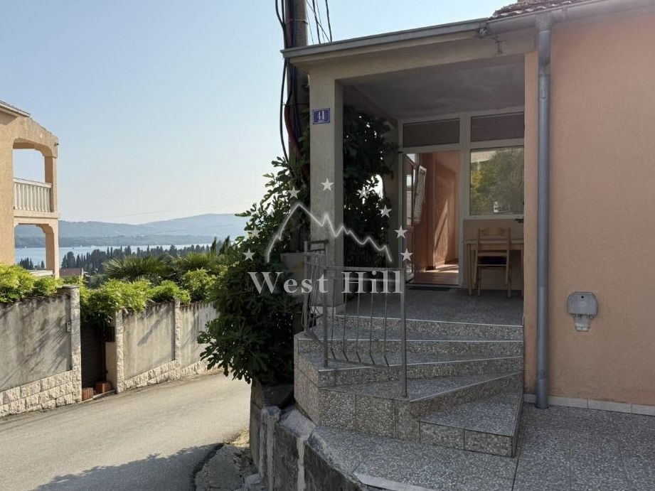 Apartamento en Tivat, Montenegro, 70 m² - imagen 1
