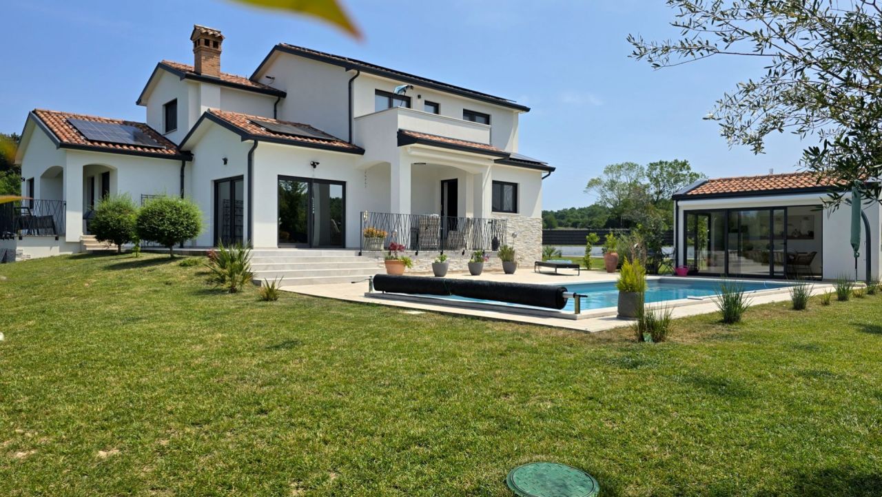 Villa à Motovun, Croatie, 280 m² - image 1
