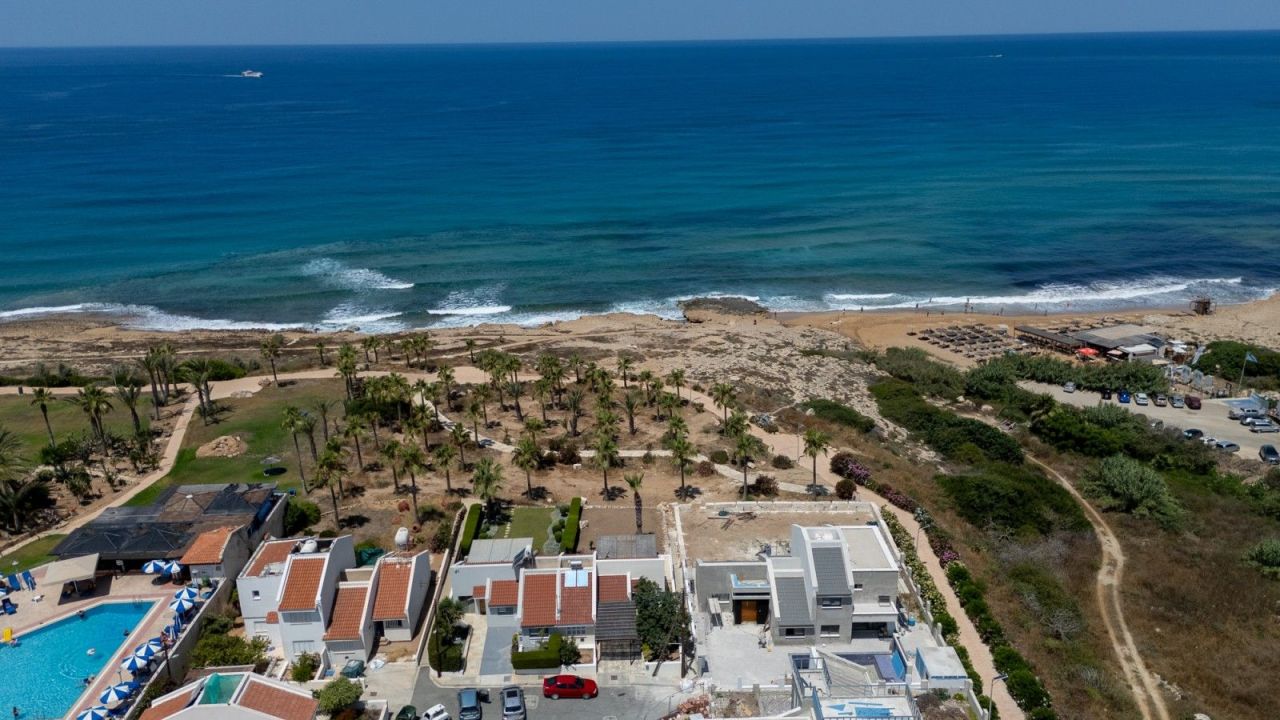Villa in Paphos, Cyprus, 75 m² - picture 1