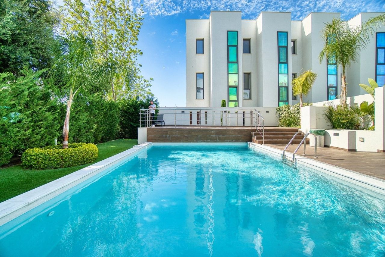 Casa adosada en Limasol, Chipre, 159 m² - imagen 1