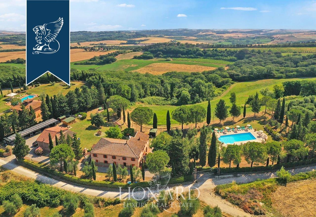 Ferme à Pise, Italie, 615 m² - image 1