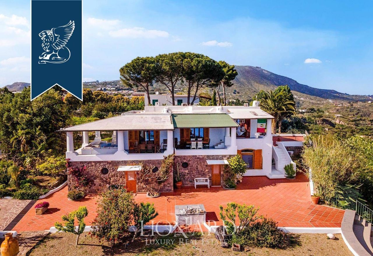 Villa on Lipari, Italy, 700 m² - picture 3