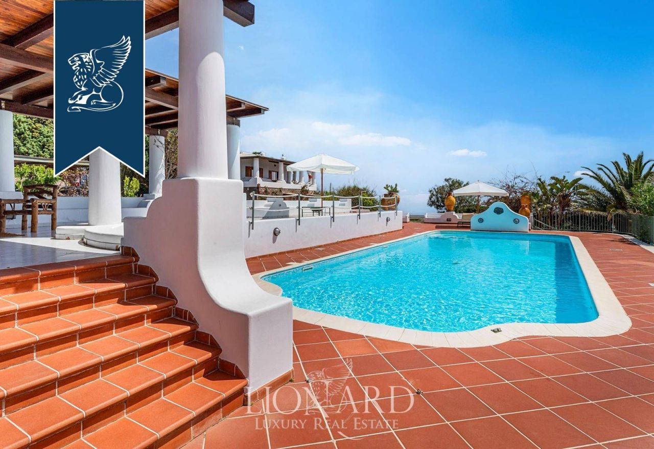 Villa on Lipari, Italy, 700 m² - picture 6
