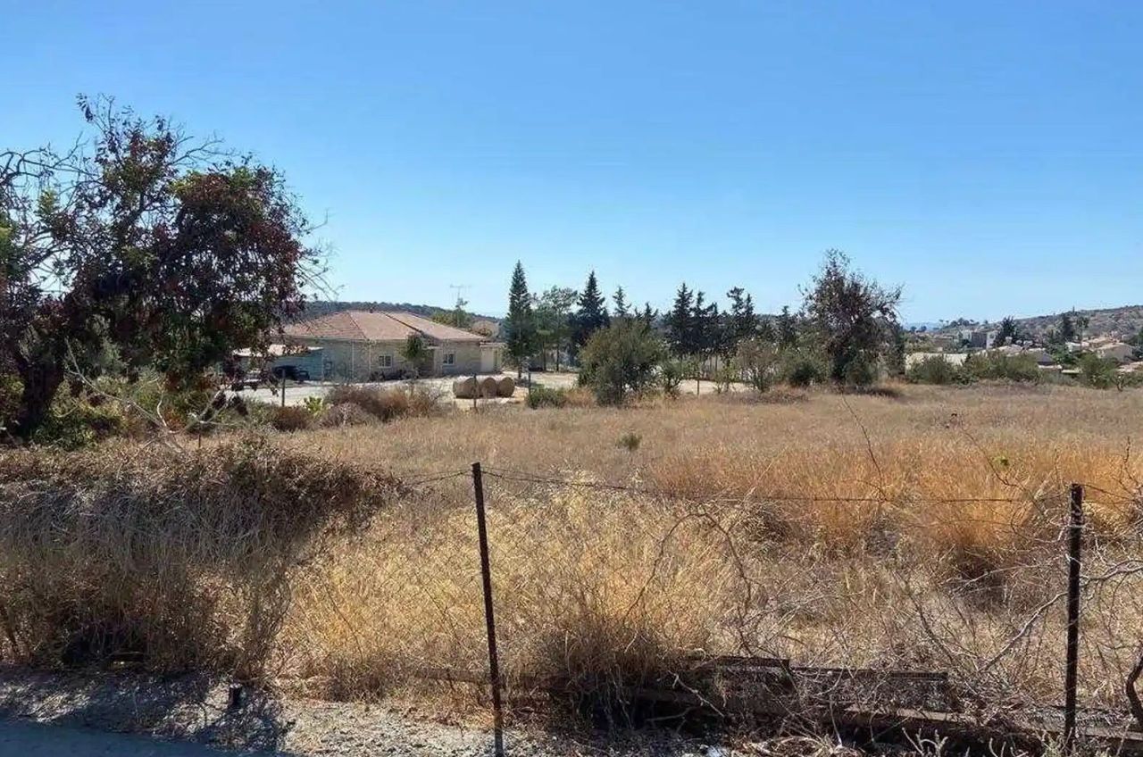 Grundstück in Agios Tychon, Zypern, 3 030 m² - Foto 2