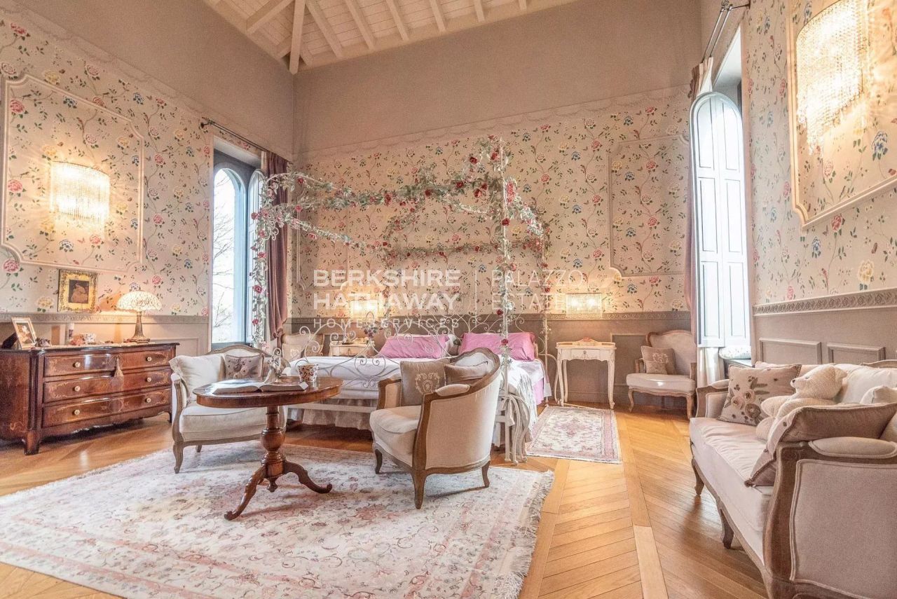 Mansion in Lesa, Italy, 1 180 m² - picture 16