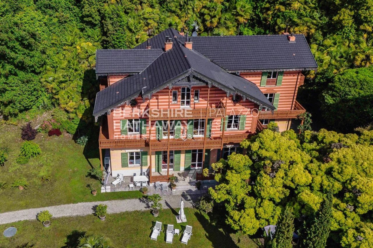 Villa en Ghiffa, Italia, 900 m² - imagen 1