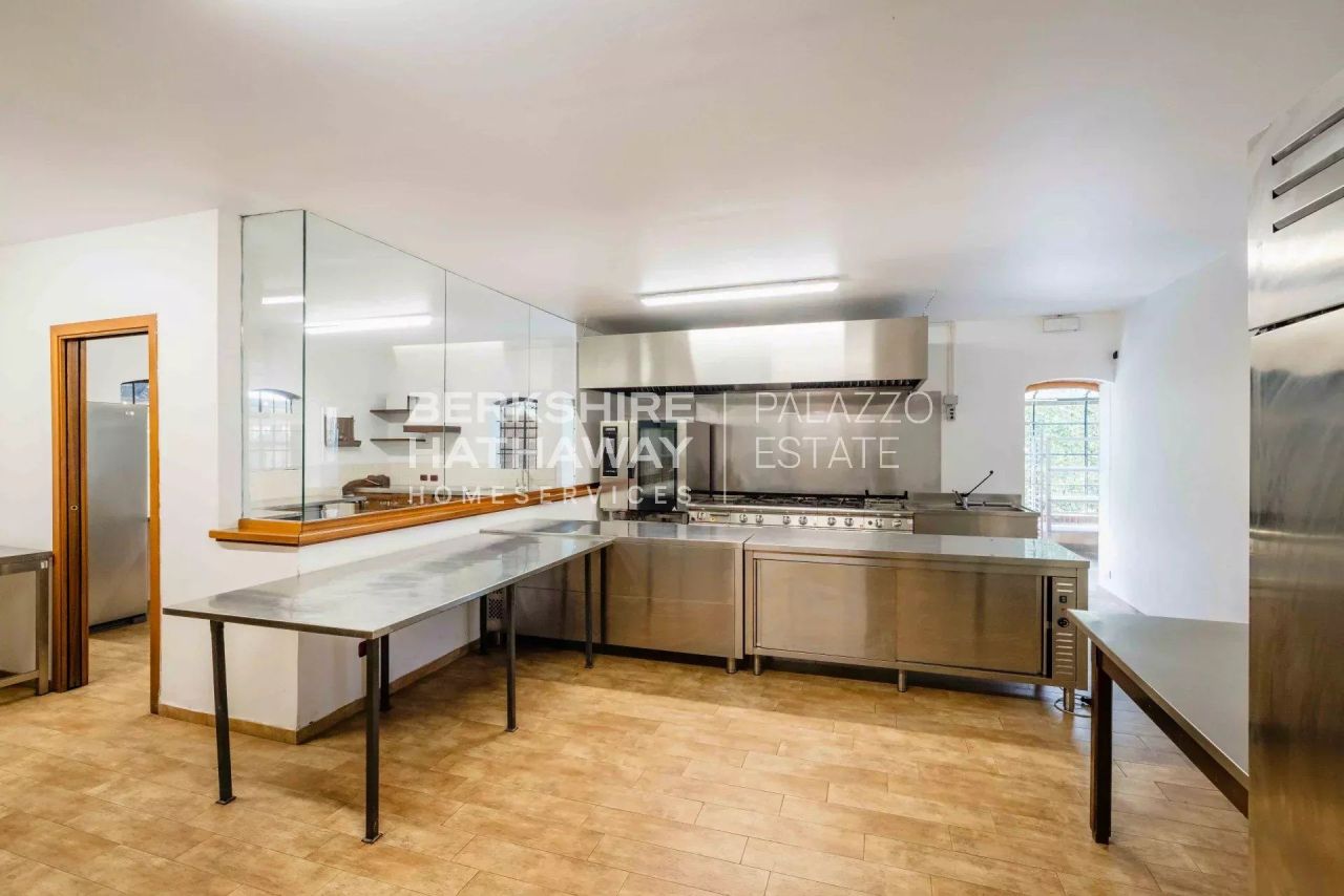 Domaine à Novare, Italie, 1 700 m² - image 9