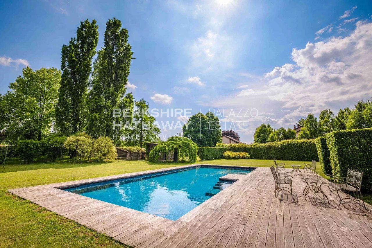 Domaine à Novare, Italie, 1 700 m² - image 3