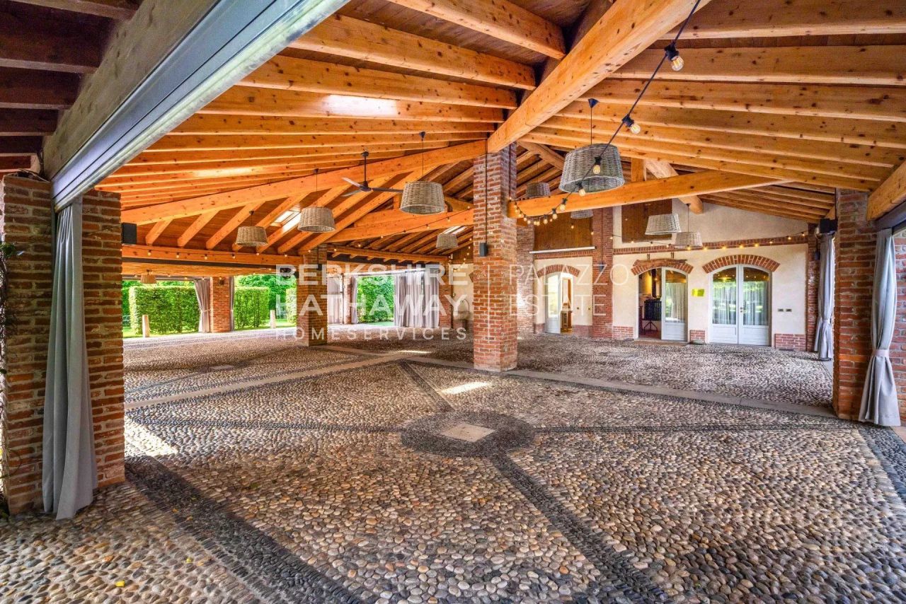 Domaine à Novare, Italie, 1 700 m² - image 5