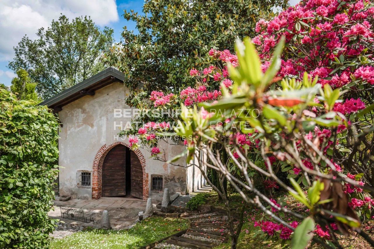 Domaine à Novare, Italie, 1 700 m² - image 12