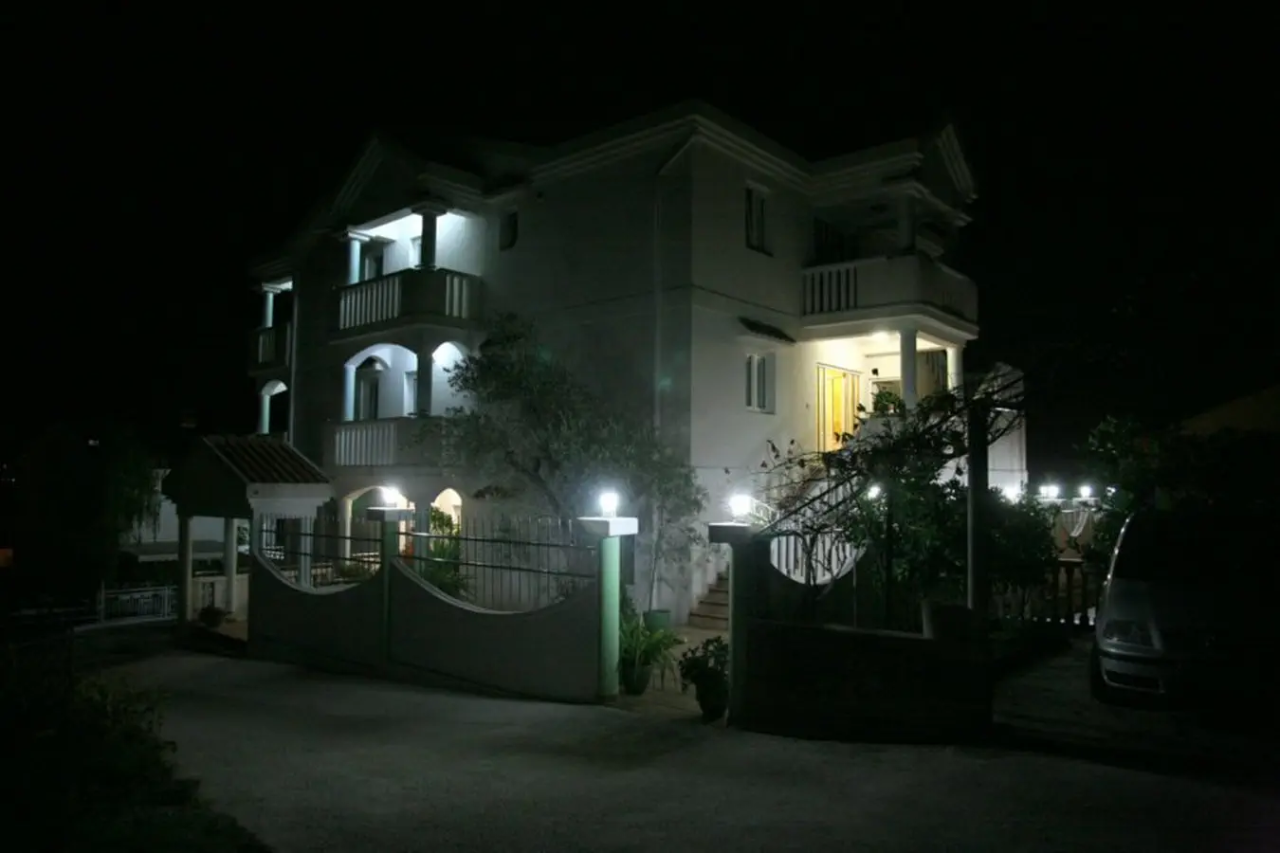 Hotel in Tivat, Montenegro, 570 m² - picture 10