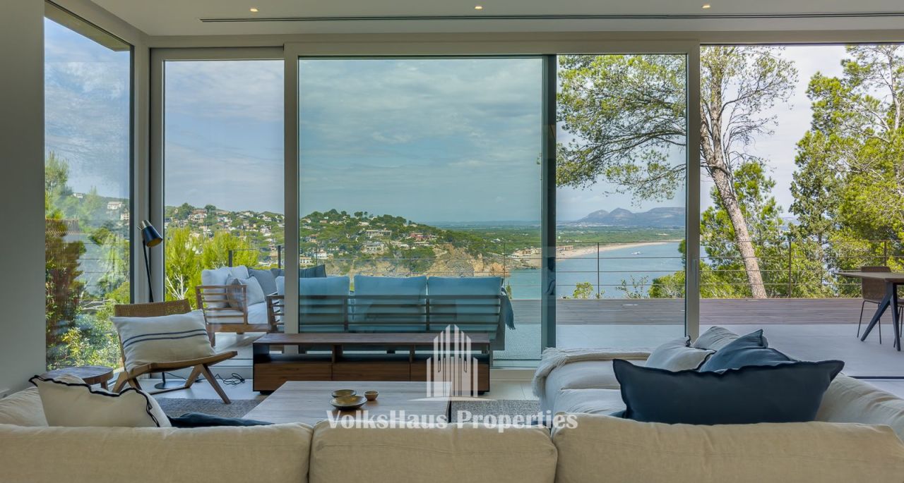 Cottage in Begur, Spain, 347 m² - picture 1