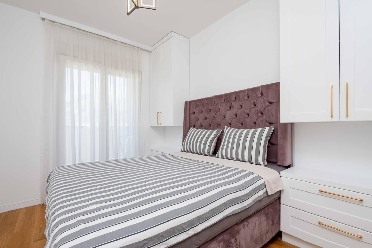 Flat in Bar, Montenegro, 52 m² - picture 3