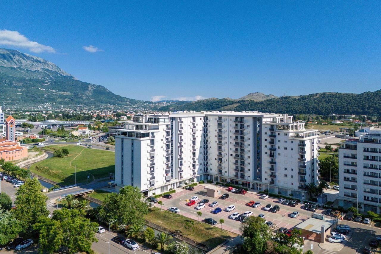 Flat in Bar, Montenegro, 52 m² - picture 15