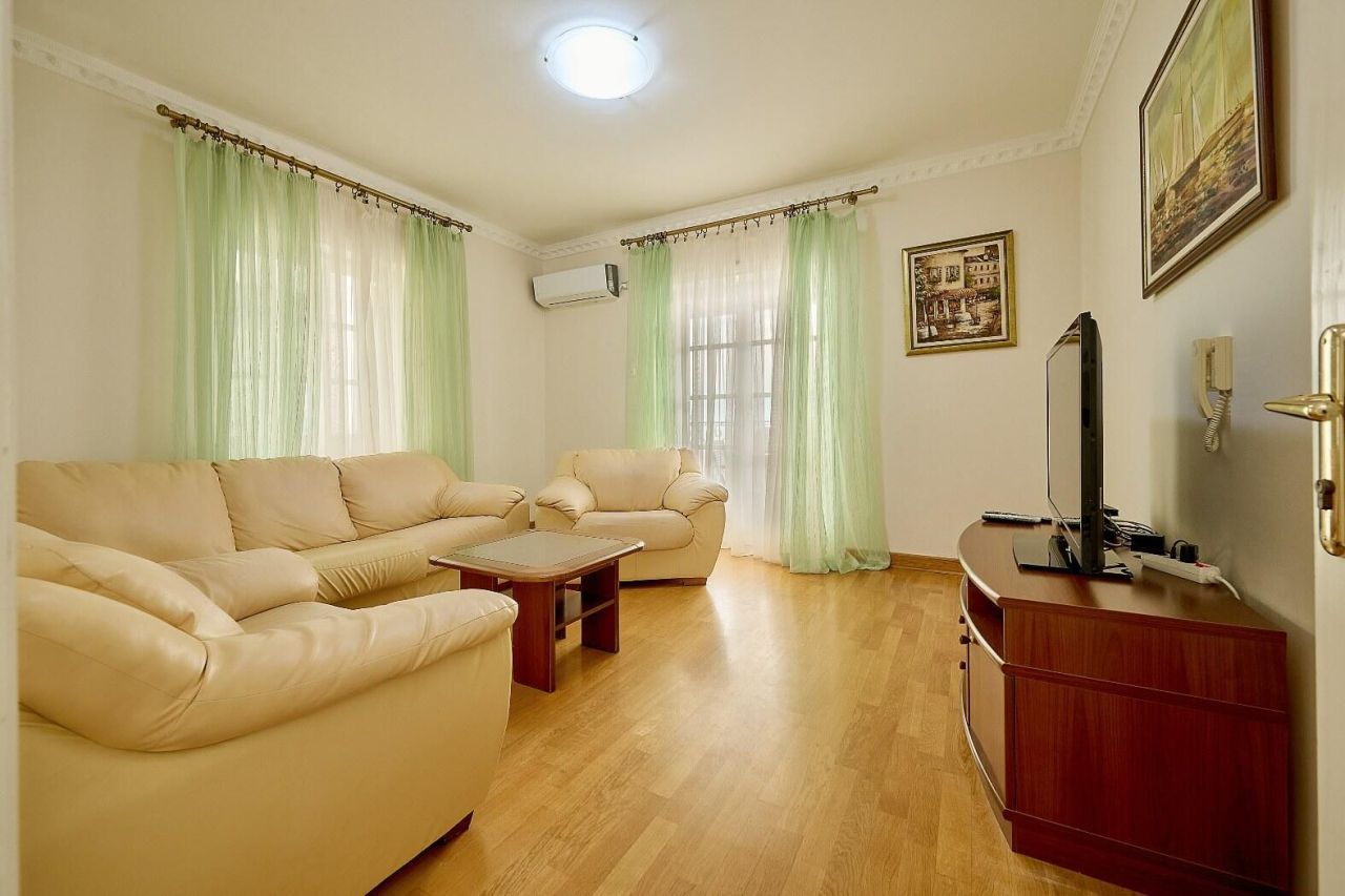 Flat in Sveti Stefan, Montenegro, 131 m² - picture 16