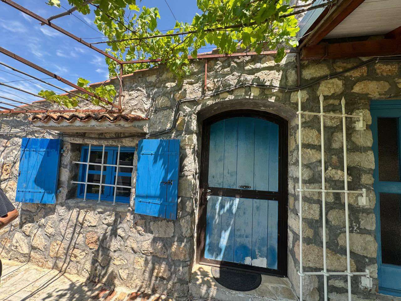 Commercial property in Bar, Montenegro, 105 m² - picture 1