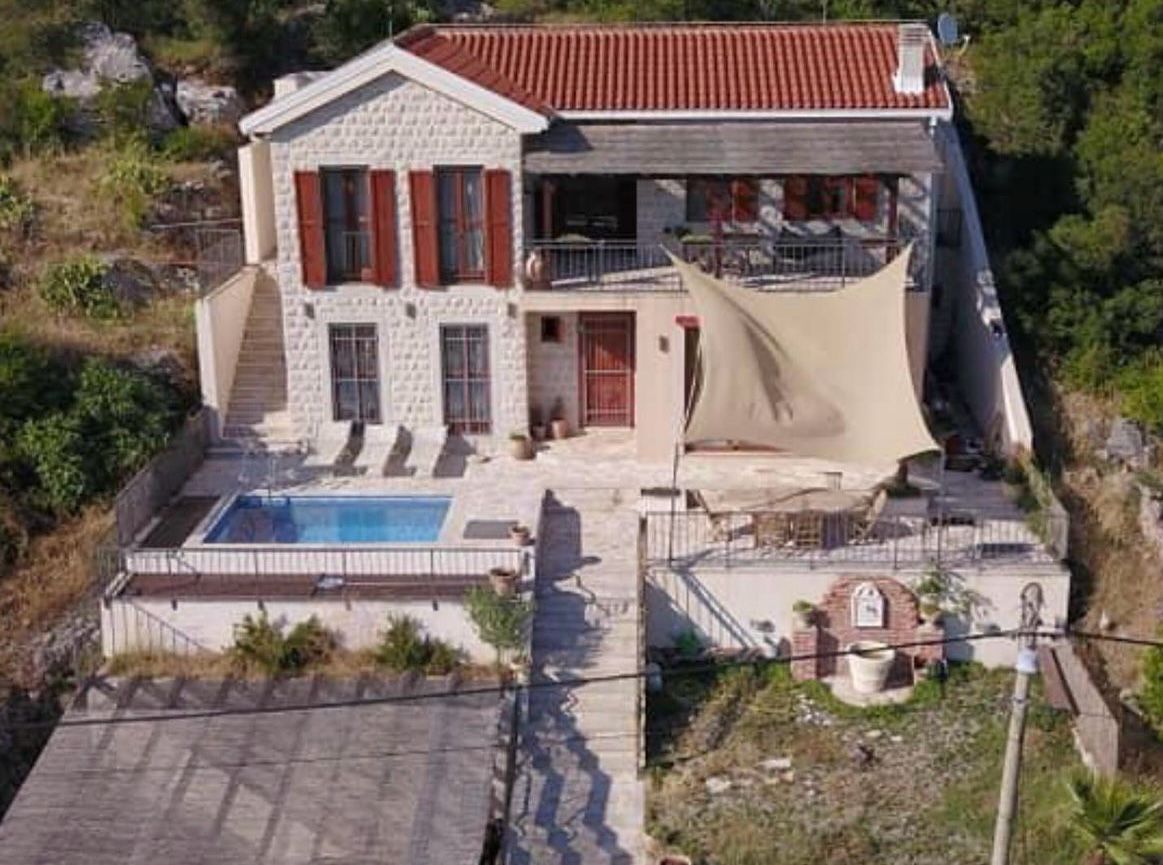 Casa en Kotor, Montenegro, 210 m² - imagen 2